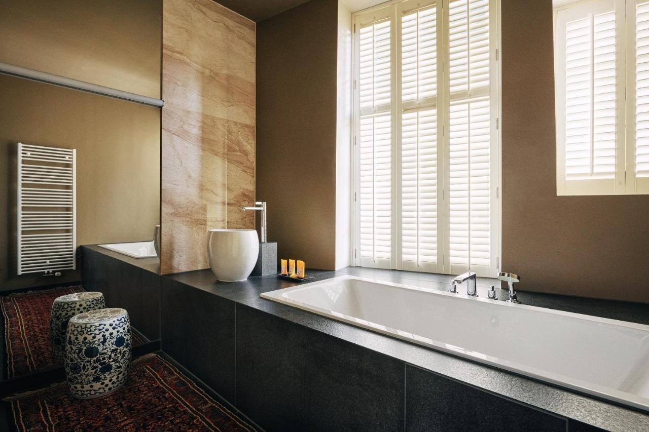 Prinsenhof Groningen Dış mekan fotoğraf Bathroom with shutters