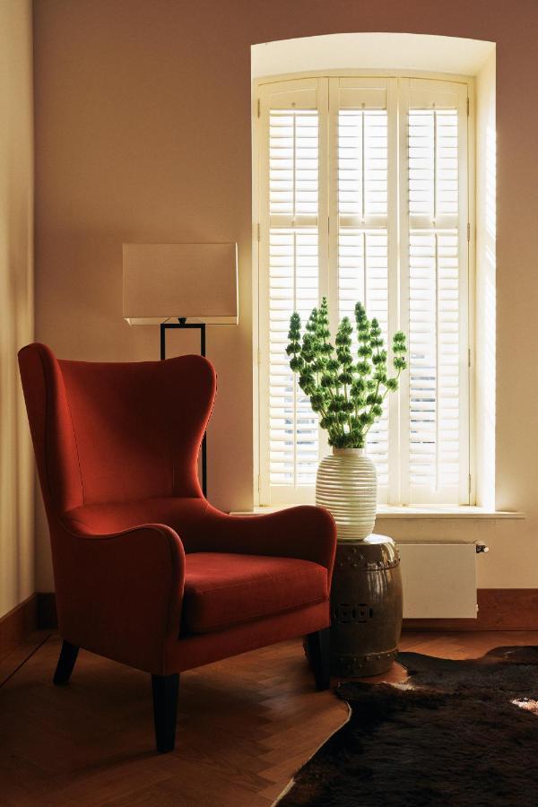 Prinsenhof Groningen Dış mekan fotoğraf A window seat